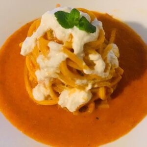 Troccoli crema di pomodorini e stracciatella