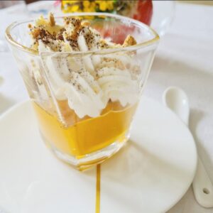 E Pumpkaccino con crema di zucca aromatizzata al rum panna e cacao